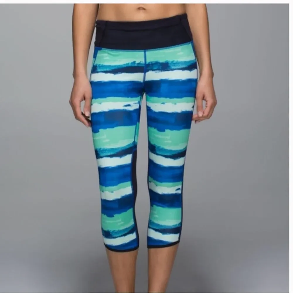 LULULEMON Pace Pusher Capri Blue Green Black Size 6